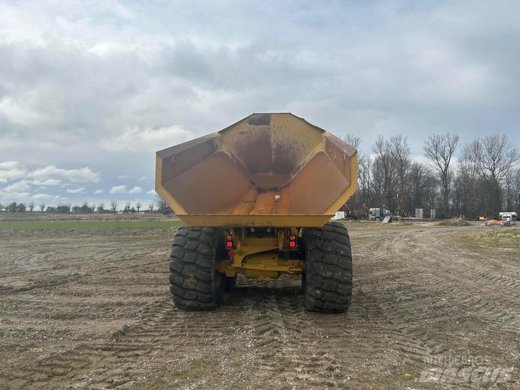 CAT 730 C Karjeriniai savivarčiai