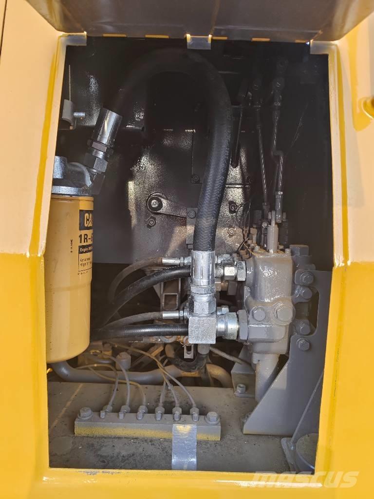 CAT D 5 K Vikšriniai buldozeriai