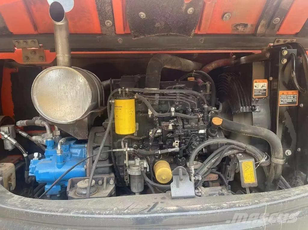 Doosan DX80 Vidutinės galios ekskavatoriai 7-12 t