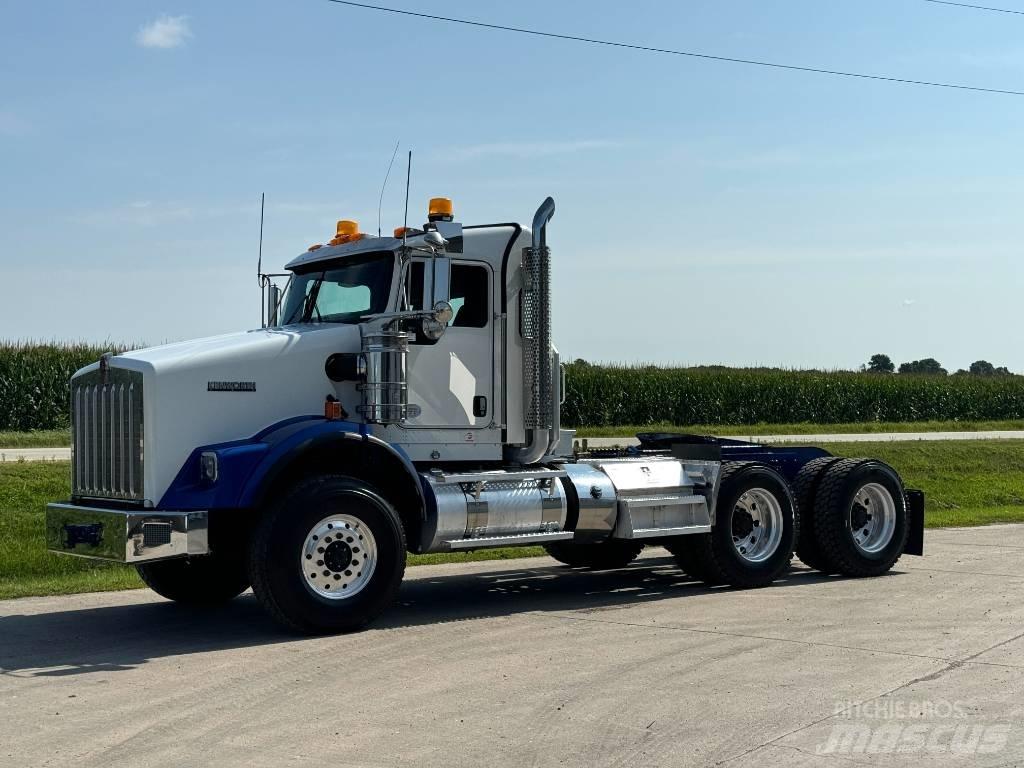 Kenworth T 800 Naudoti vilkikai
