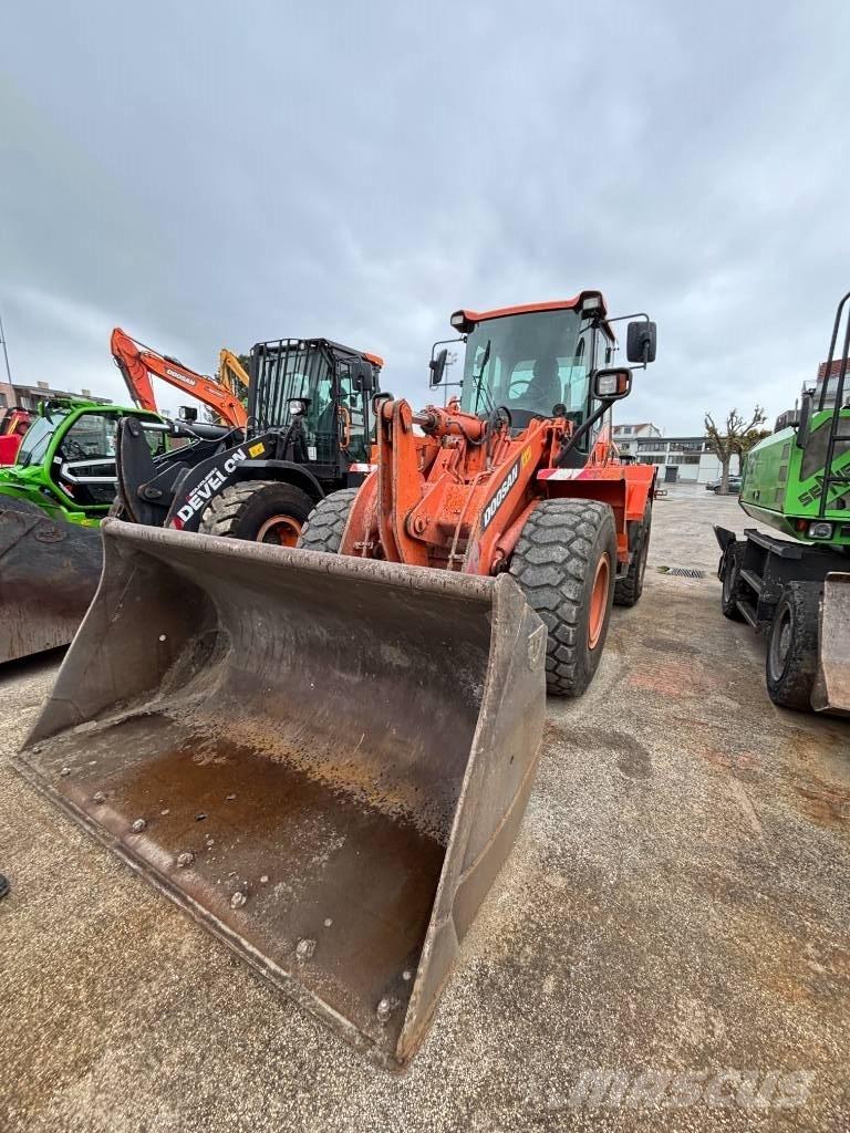 Doosan DL 250 Naudoti ratiniai krautuvai