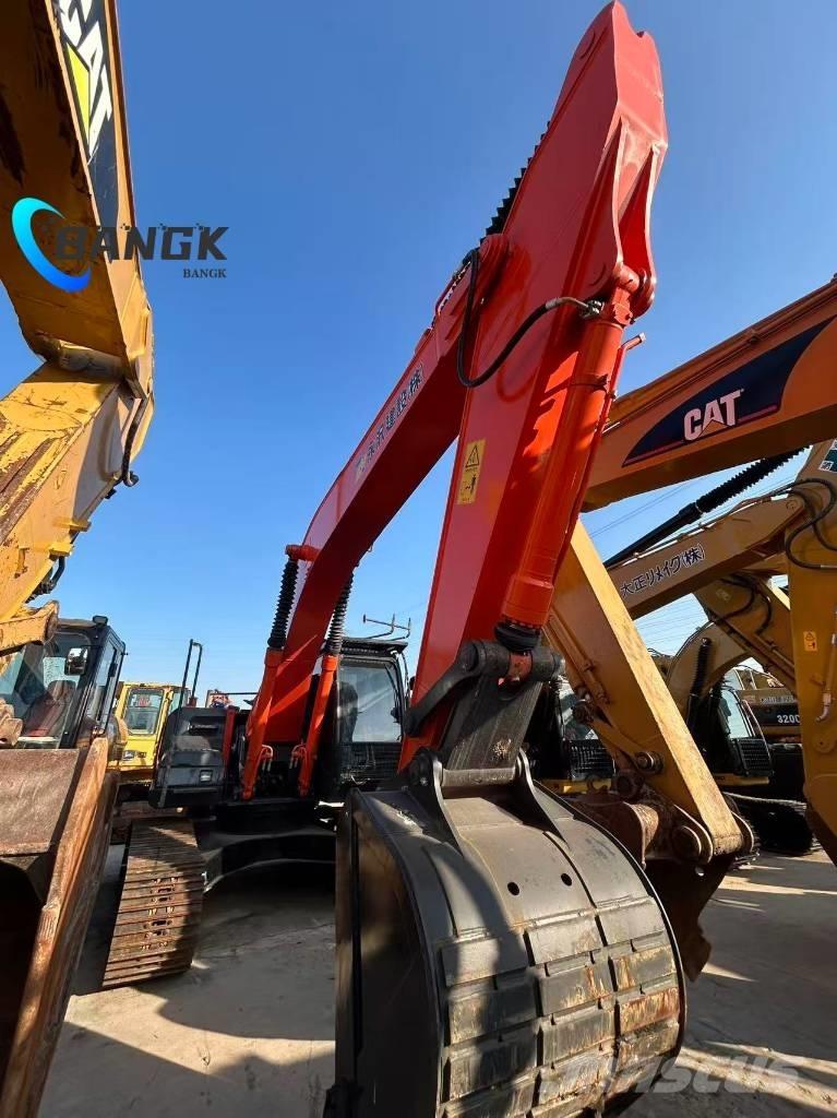 Hitachi ZX 240 Vikšriniai ekskavatoriai