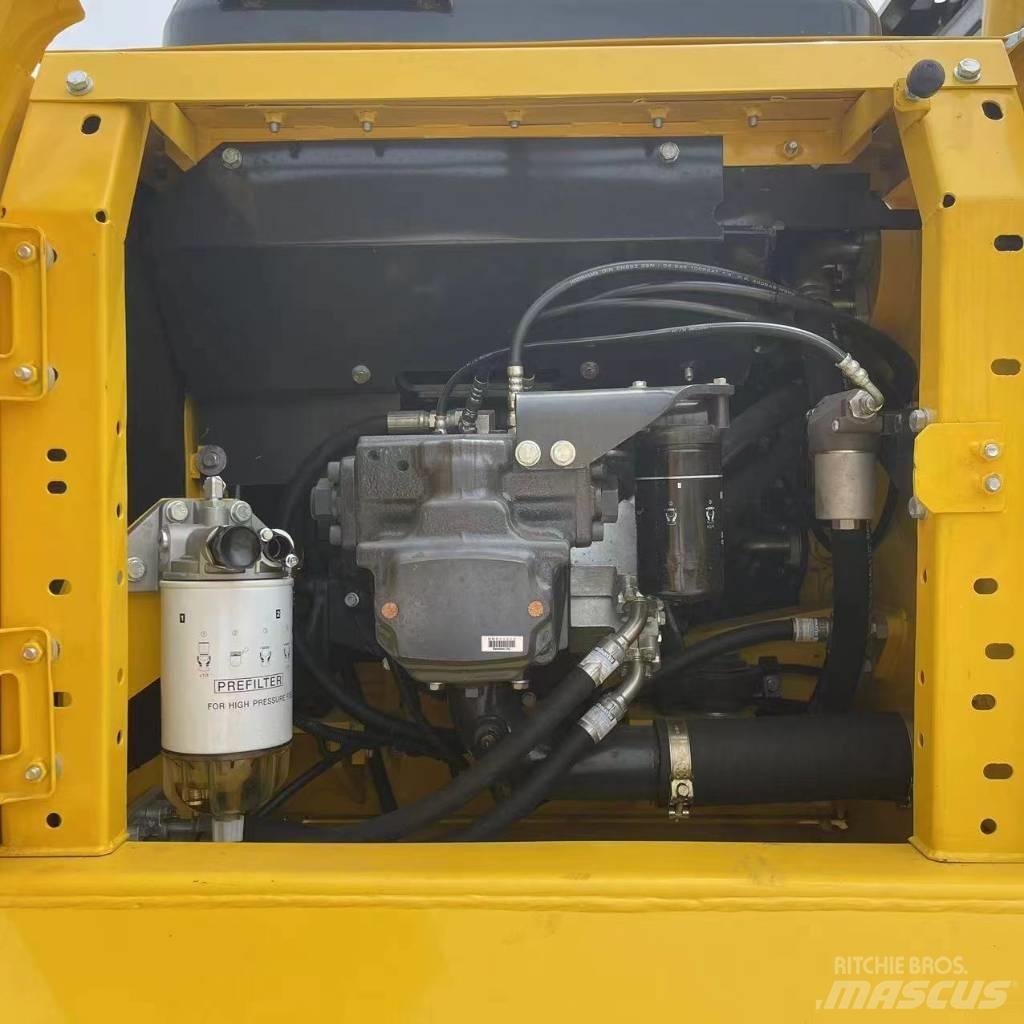 Komatsu PC200 Vikšriniai ekskavatoriai