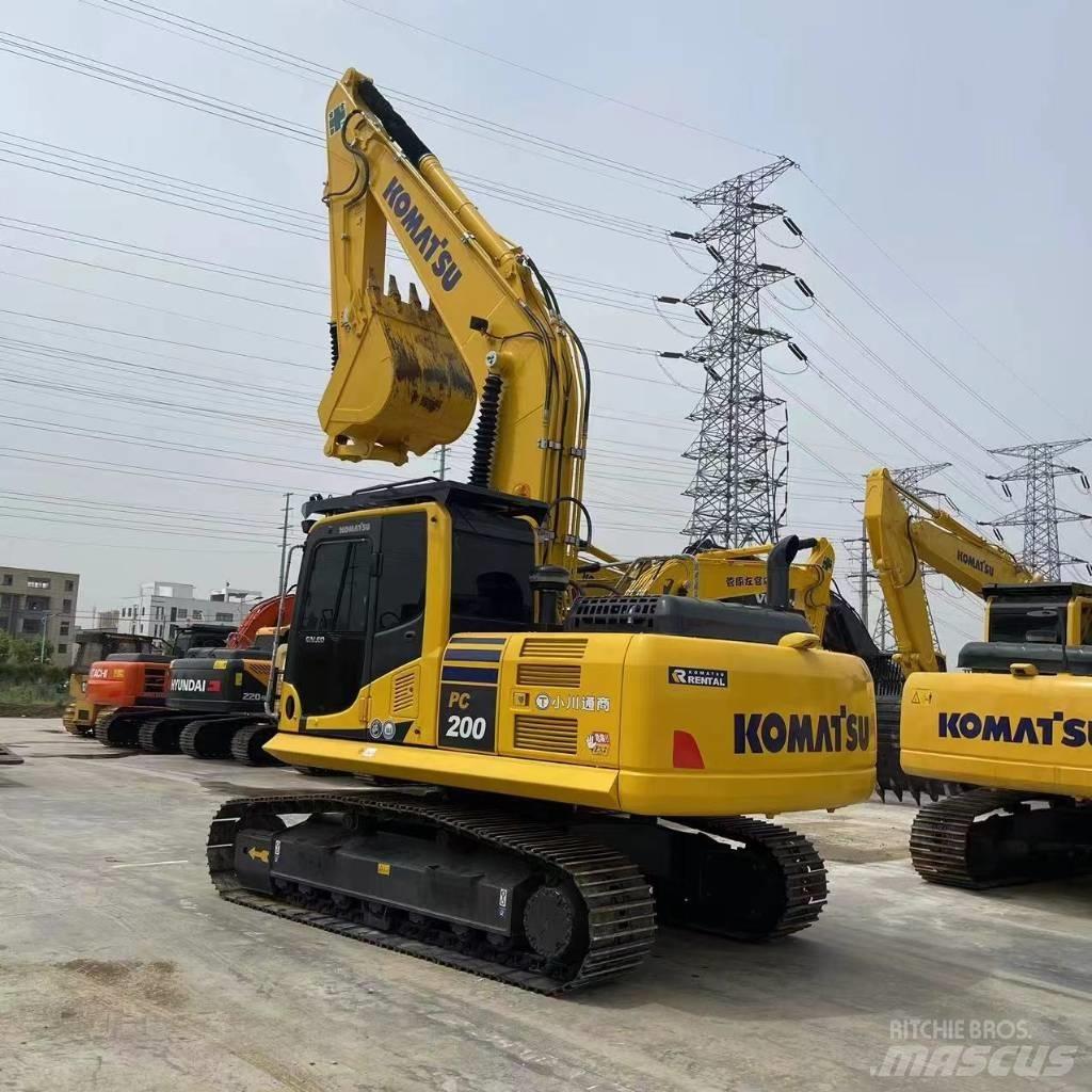 Komatsu PC200 Vikšriniai ekskavatoriai