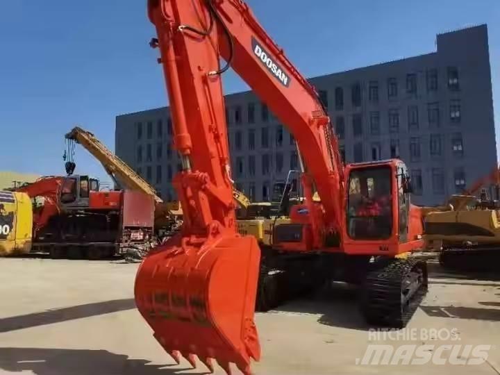 Doosan DX225LC Vikšriniai ekskavatoriai