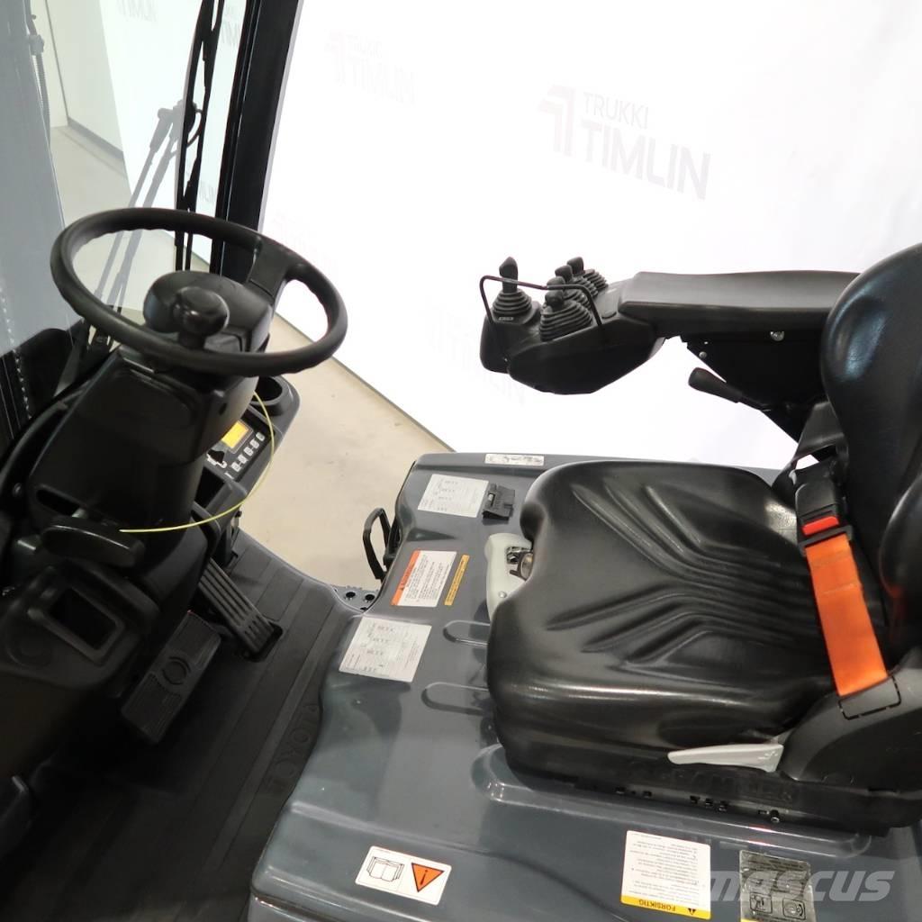 Toyota 8FBEK18T Elektriniai šakiniai krautuvai