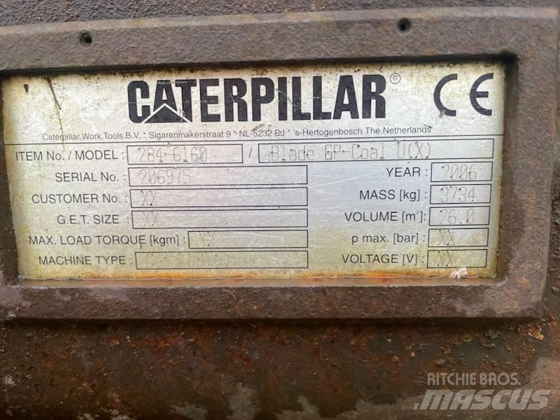 CAT D8 Peiliai