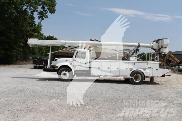 Altec AM900 Ant vilkikų montuojamos kėlimo platformos
