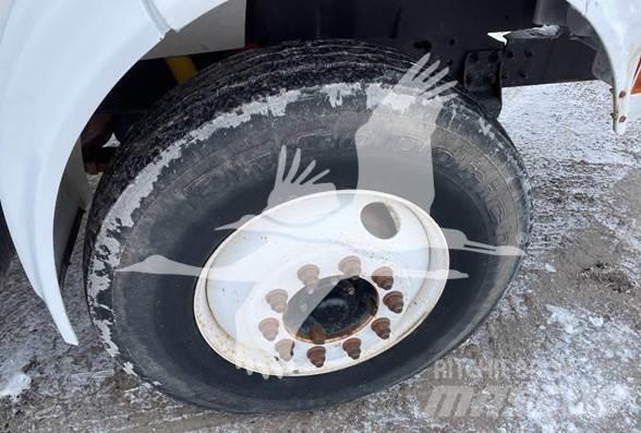Altec AM900 Ant vilkikų montuojamos kėlimo platformos