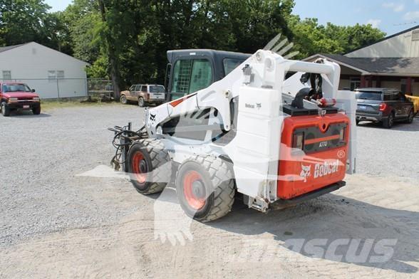 Bobcat A770 Krautuvai su šoniniu pasukimu