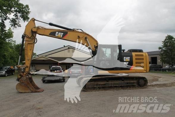 CAT 323FL Vikšriniai ekskavatoriai