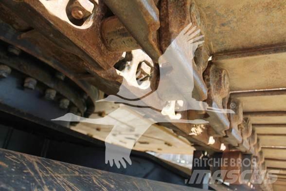 CAT 326FL Vikšriniai ekskavatoriai