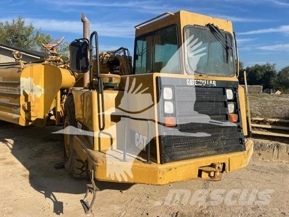 CAT 613C Vandens sunkvežimiai