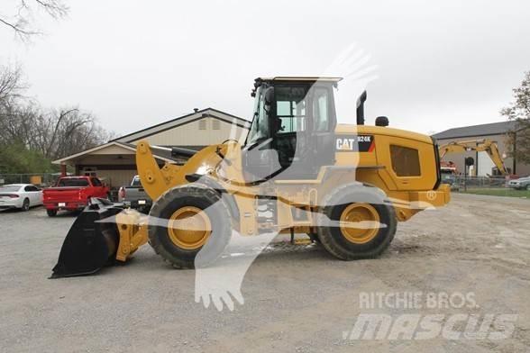 CAT 924K Naudoti ratiniai krautuvai