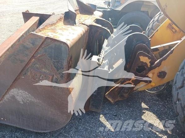 CAT 924K Naudoti ratiniai krautuvai