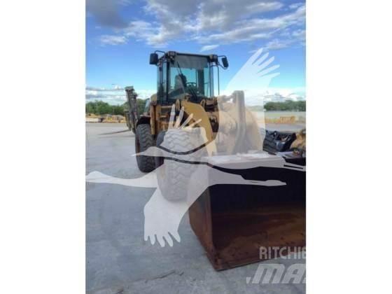 CAT 928G Naudoti ratiniai krautuvai