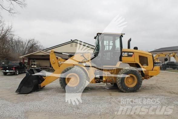 CAT 938M Naudoti ratiniai krautuvai
