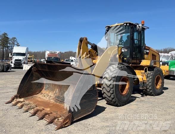 CAT 938M Naudoti ratiniai krautuvai