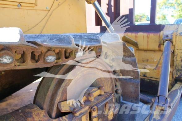 CAT D6D Vikšriniai buldozeriai