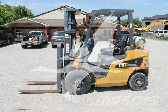 CAT GP25N Dyzeliniai krautuvai