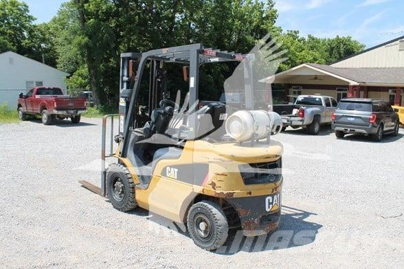 CAT GP25N Dyzeliniai krautuvai