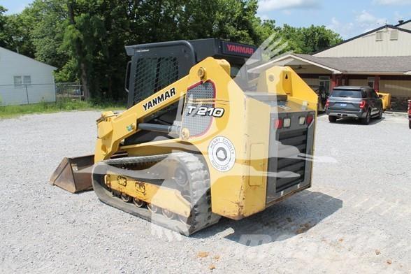 Yanmar T210-1 Krautuvai su šoniniu pasukimu