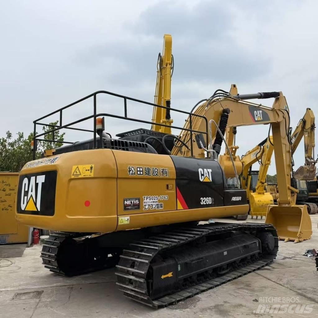 CAT 326D2 Vidutinės galios ekskavatoriai 7-12 t