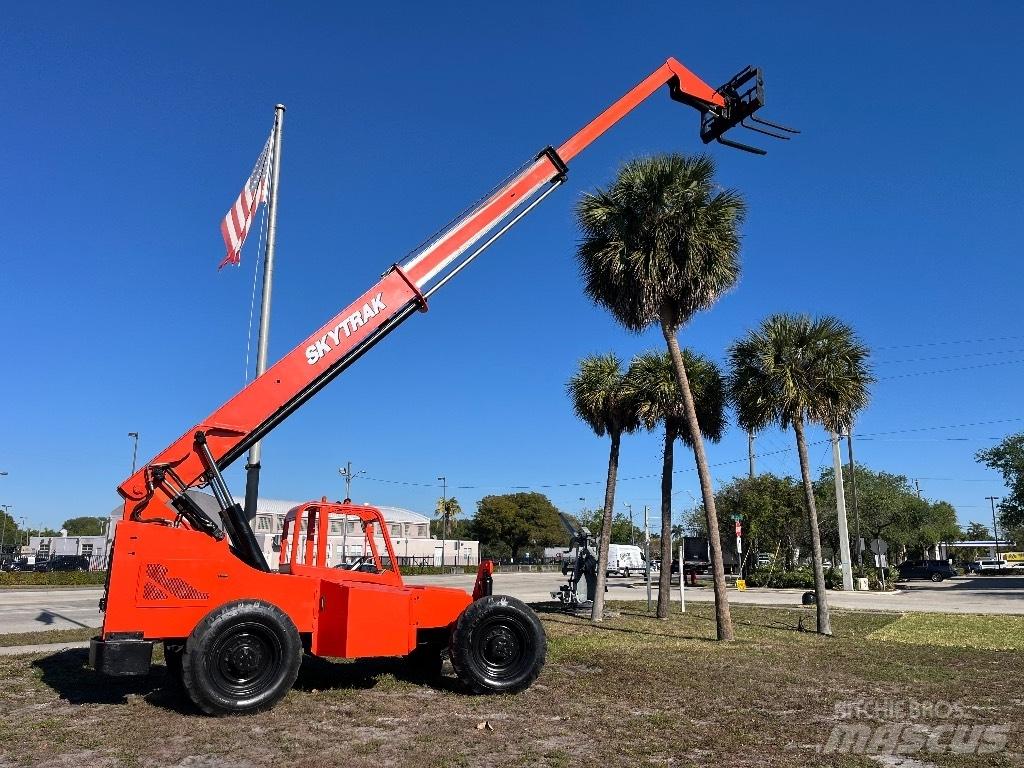 SkyTrak 8042 Teleskopiniai krautuvai