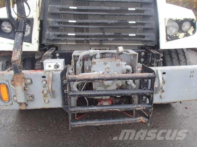 Freightliner 114 SD Statyba - Kita