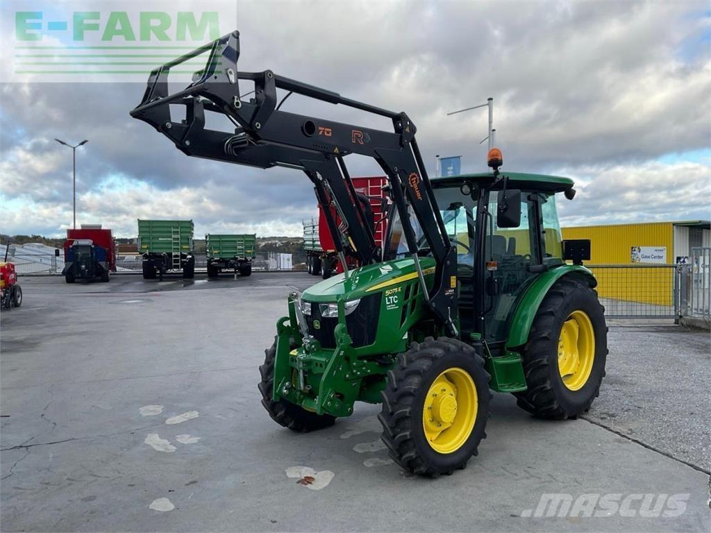 John Deere 5075E Traktoriai