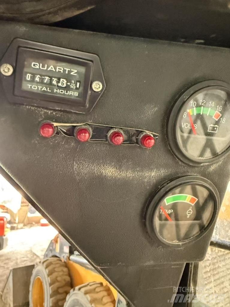 Bobcat S 70 Krautuvai su šoniniu pasukimu