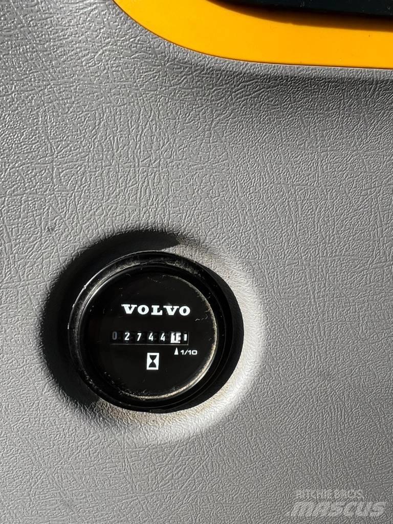 Volvo ECR 58 D Vidutinės galios ekskavatoriai 7-12 t