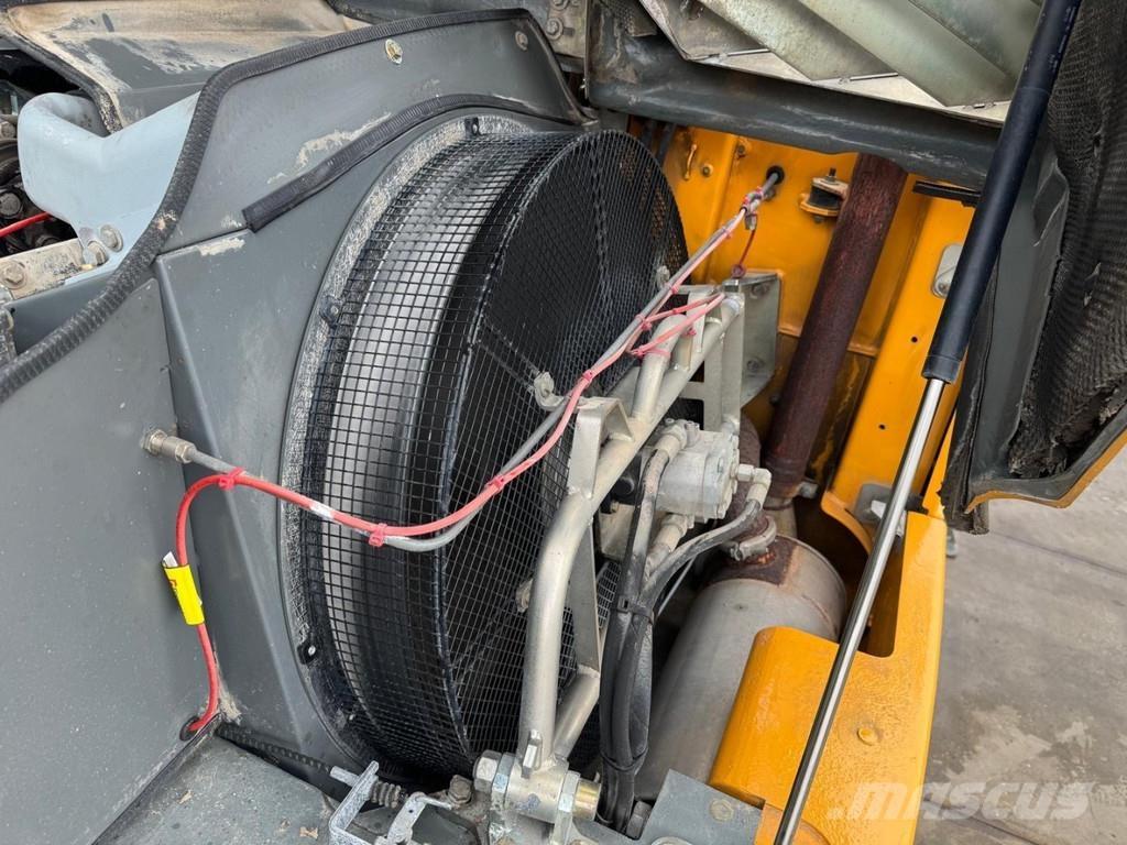 Liebherr A 316 Atliekų / pramoniniai krautuvai