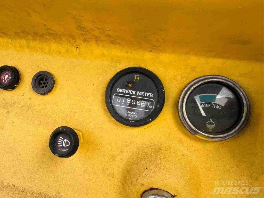 Komatsu D 21 P-5 Vikšriniai buldozeriai