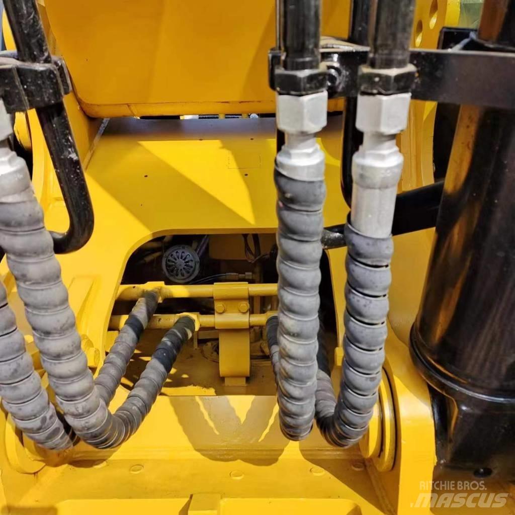 CAT 329 D Vikšriniai ekskavatoriai