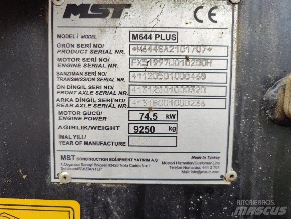 MST M644PLUS Ekskavatoriniai krautuvai