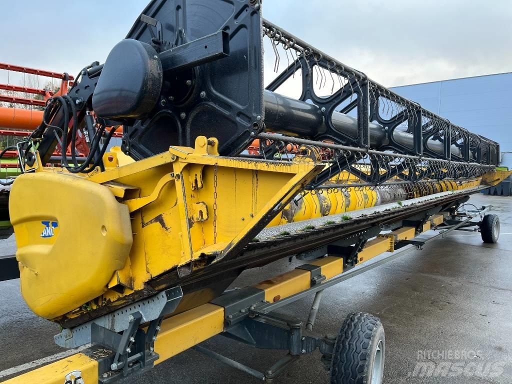 New Holland CR 9.90 Derliaus nuėmimo kombainai