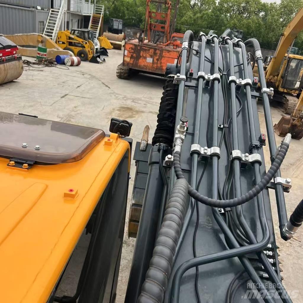 Hyundai R330LC Vikšriniai ekskavatoriai