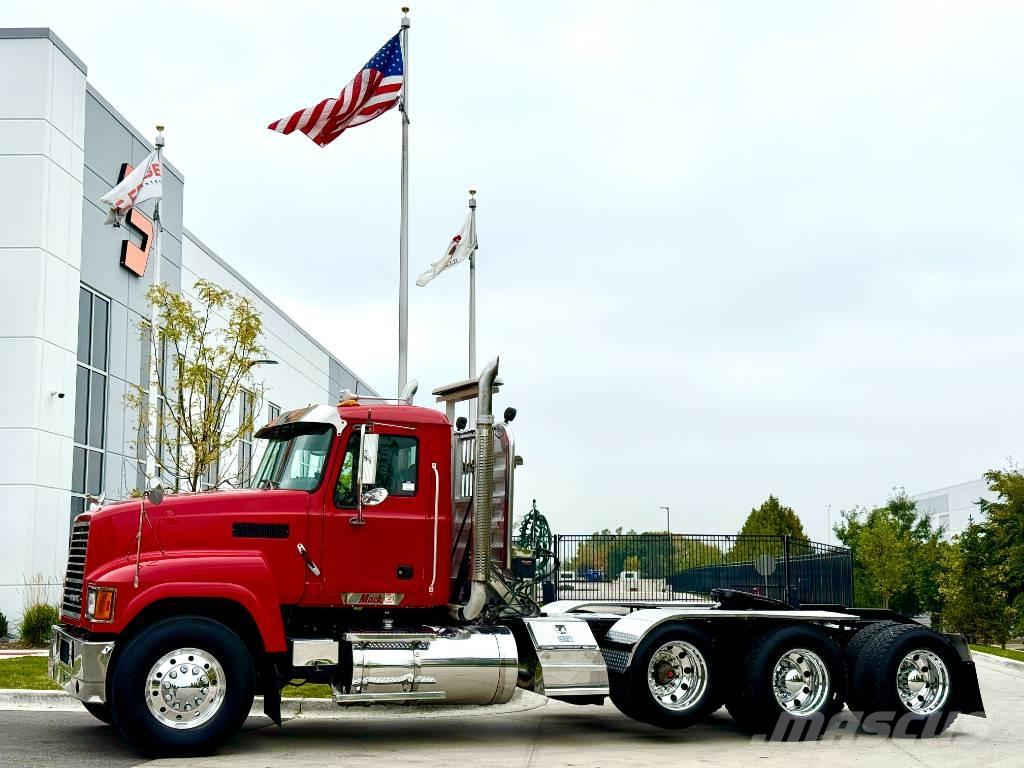 Mack CHU 613 Naudoti vilkikai