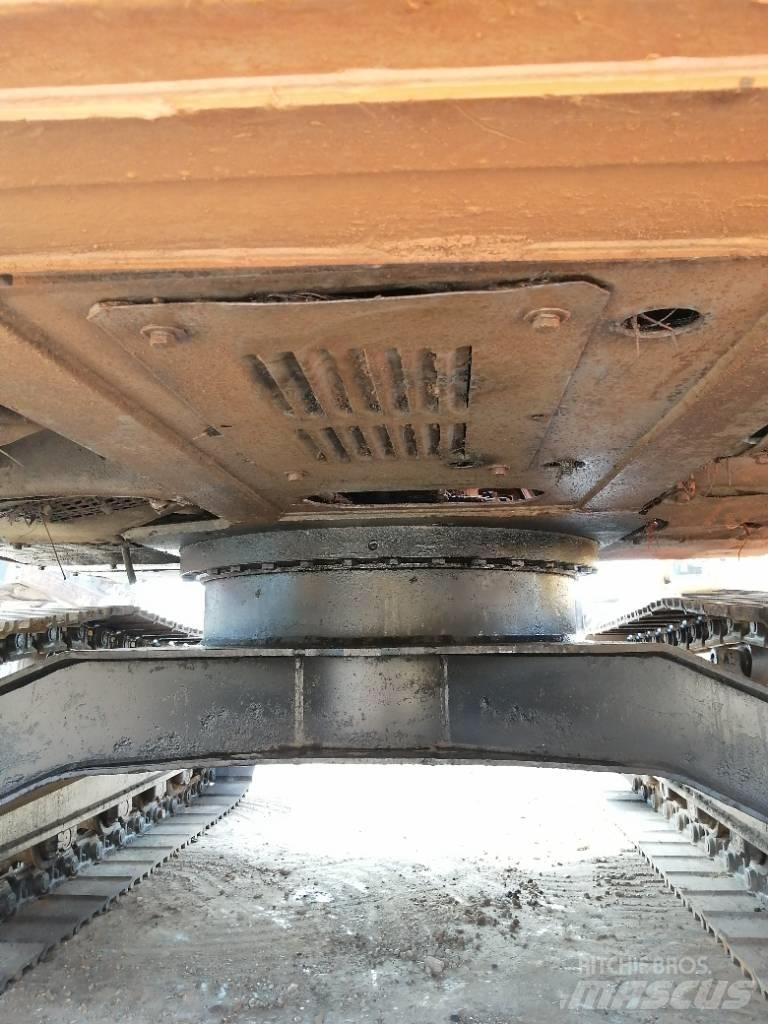 Hitachi EX 120 Vikšriniai ekskavatoriai