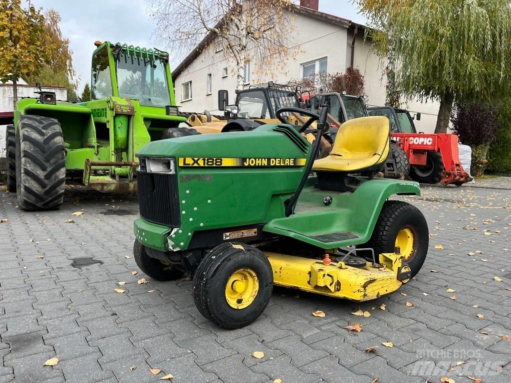 John Deere LX 188 Sodo traktoriukai-vejapjovės