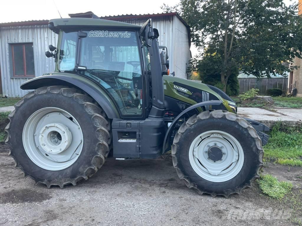 Valtra G 135 Traktoriai