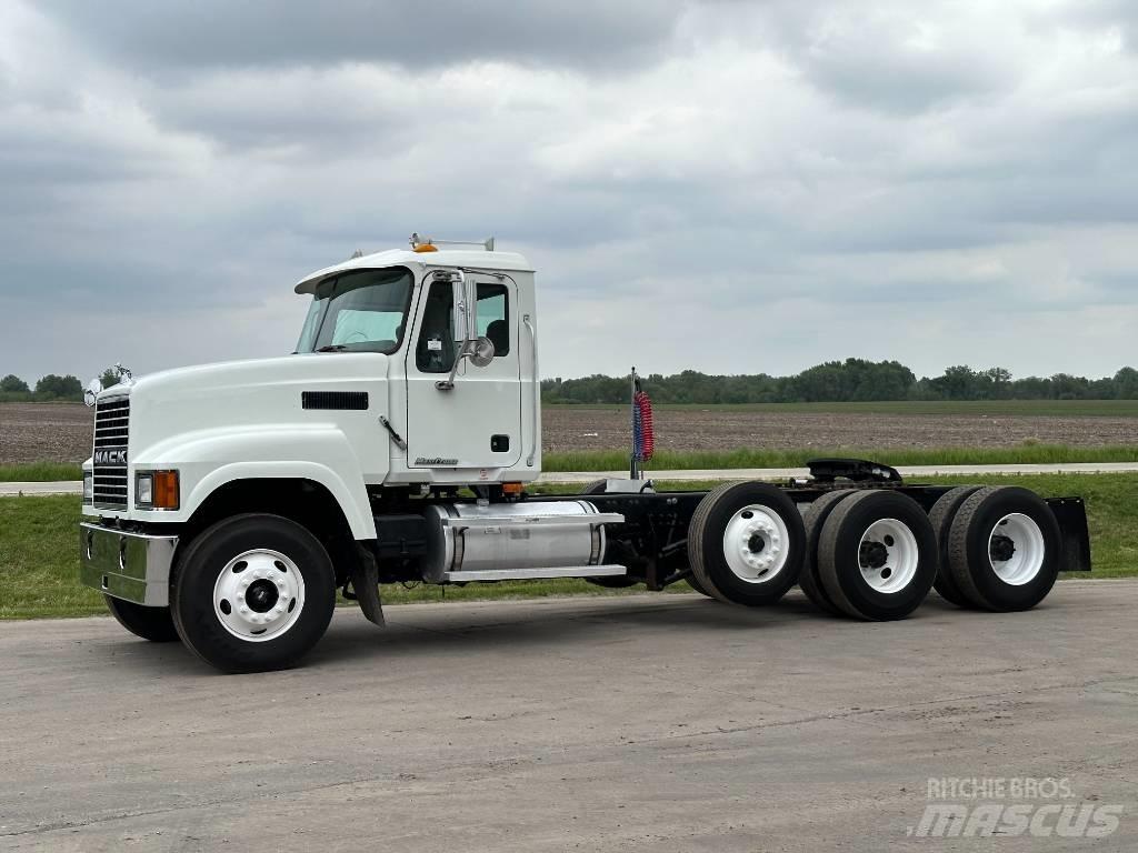 Mack CHN 613 Naudoti vilkikai