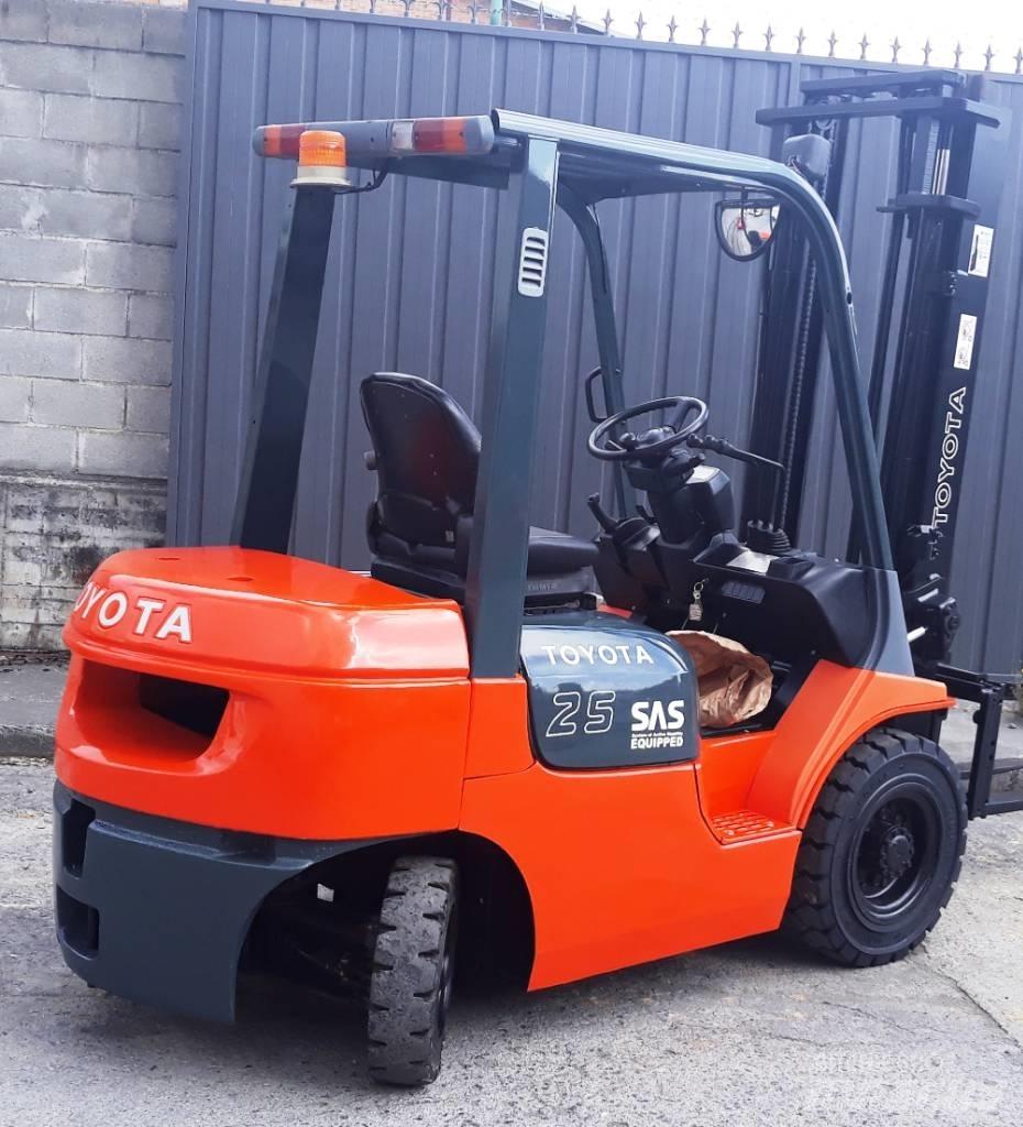 Toyota 02 7 FDF 25 Dyzeliniai krautuvai