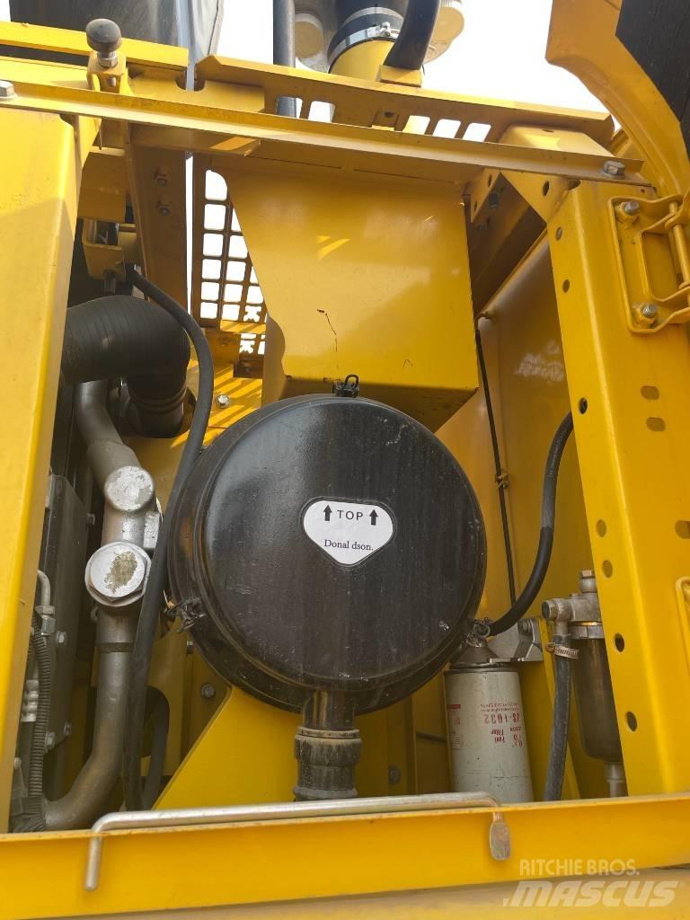 Komatsu 350 Vikšriniai ekskavatoriai