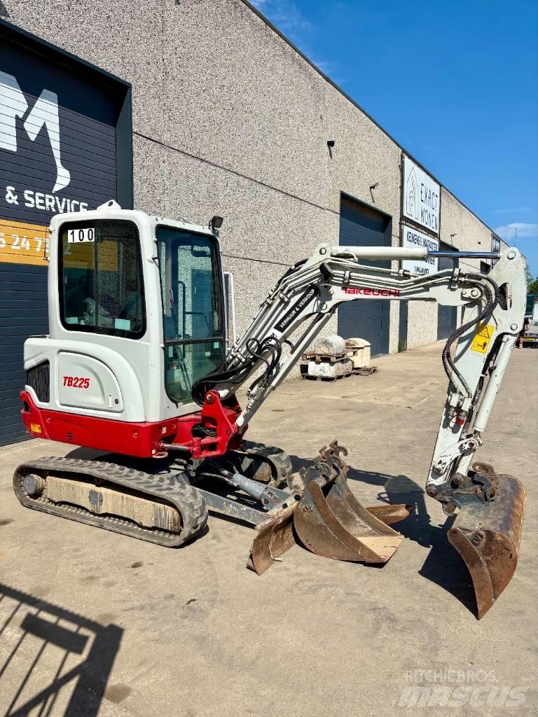 Takeuchi TB 225 Mini ekskavatoriai < 7 t
