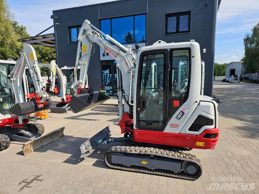 Takeuchi TB225 V0 Mini ekskavatoriai < 7 t
