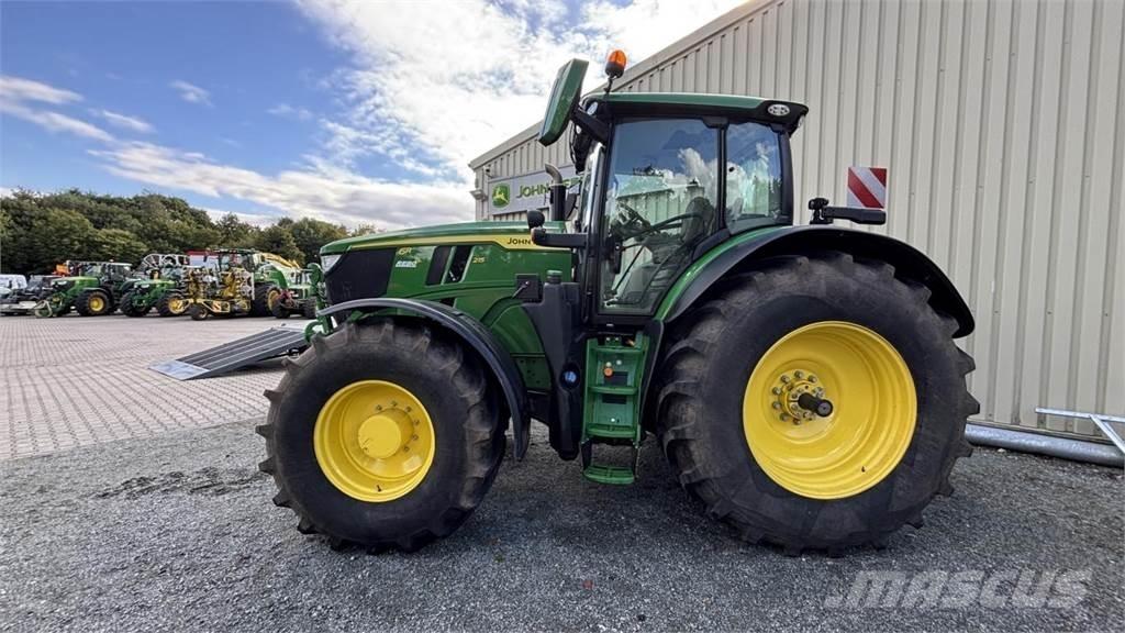 John Deere 6R215 Traktoriai