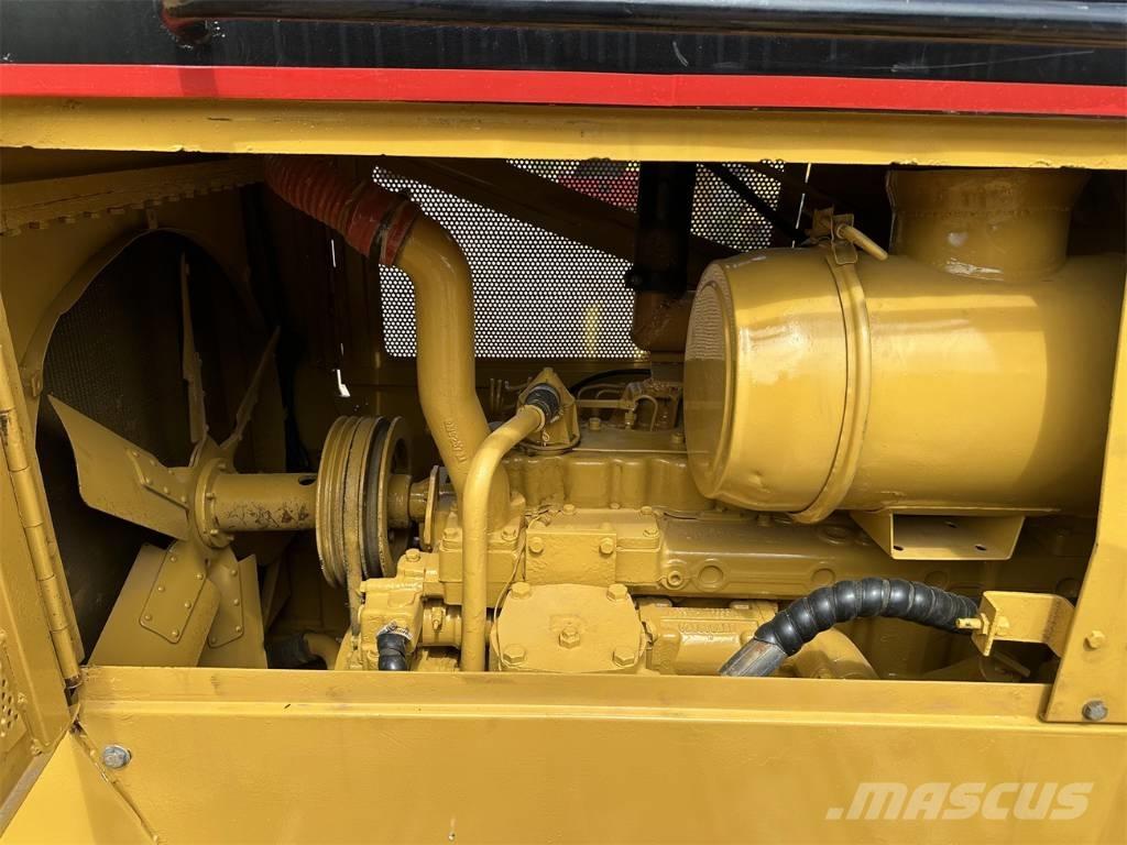 CAT D 6 G Vikšriniai buldozeriai