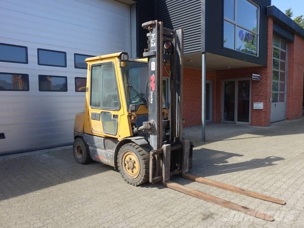 TCM FD 30 Z5 Dyzeliniai krautuvai